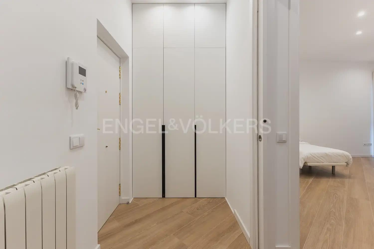 3 sypialnia Mieszkanie do wynajęcia w Miasto Walencja - 3 900 € (Ref: 9897709)