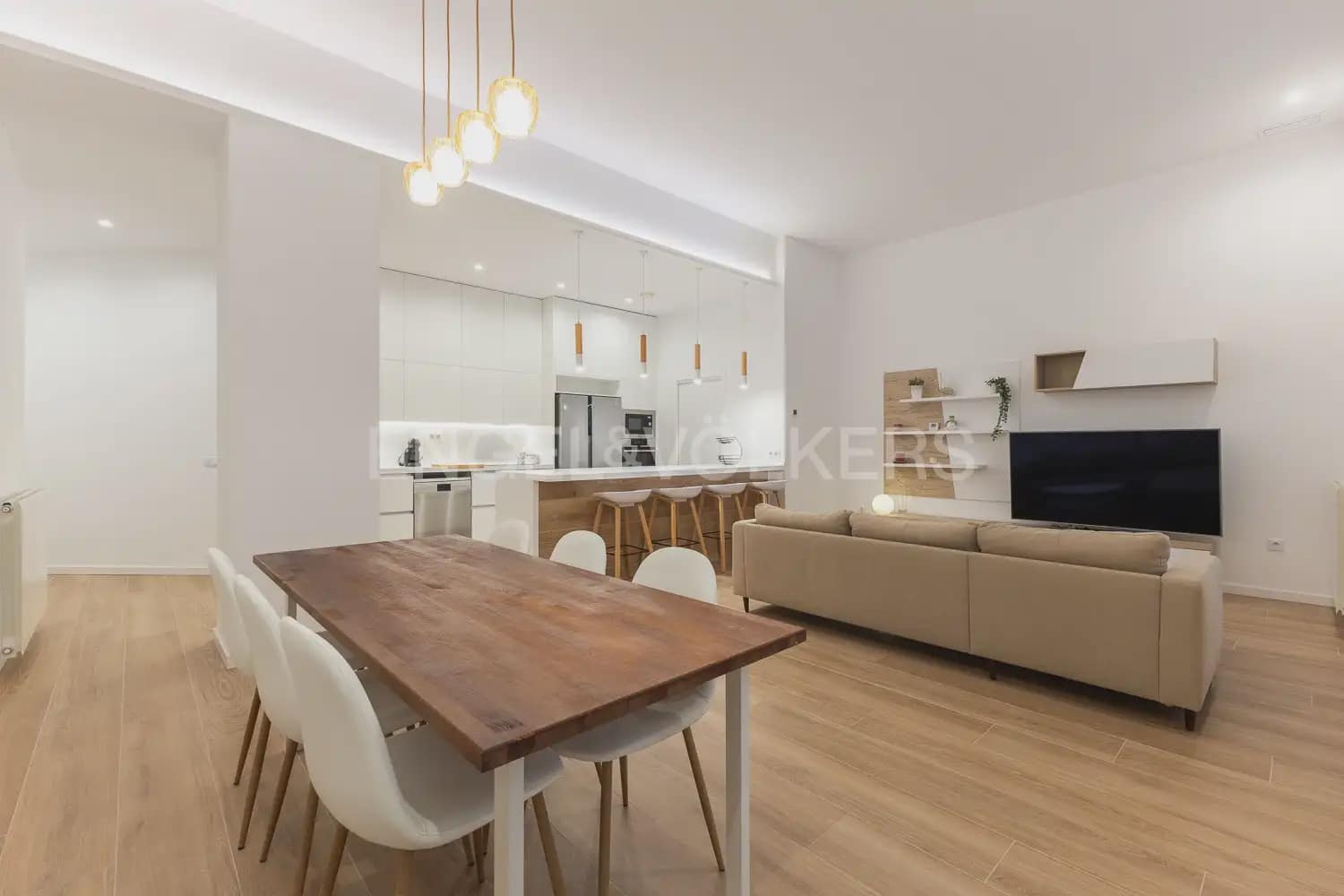 3 sypialnia Mieszkanie do wynajęcia w Miasto Walencja - 3 900 € (Ref: 9897709)