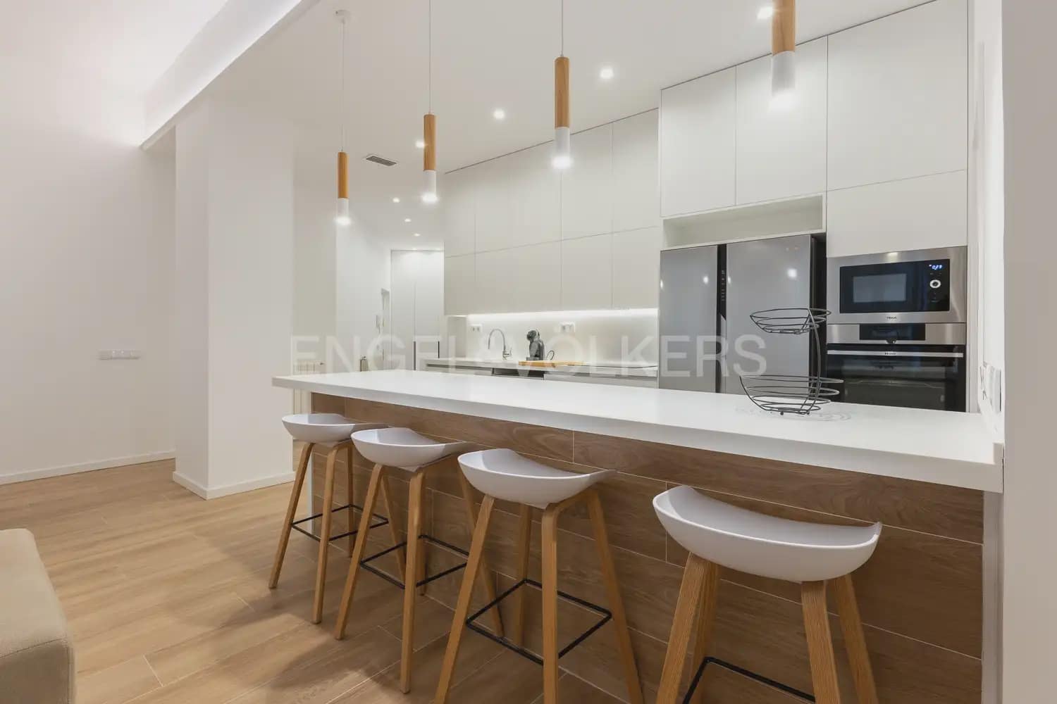 3 sypialnia Mieszkanie do wynajęcia w Miasto Walencja - 3 900 € (Ref: 9897709)