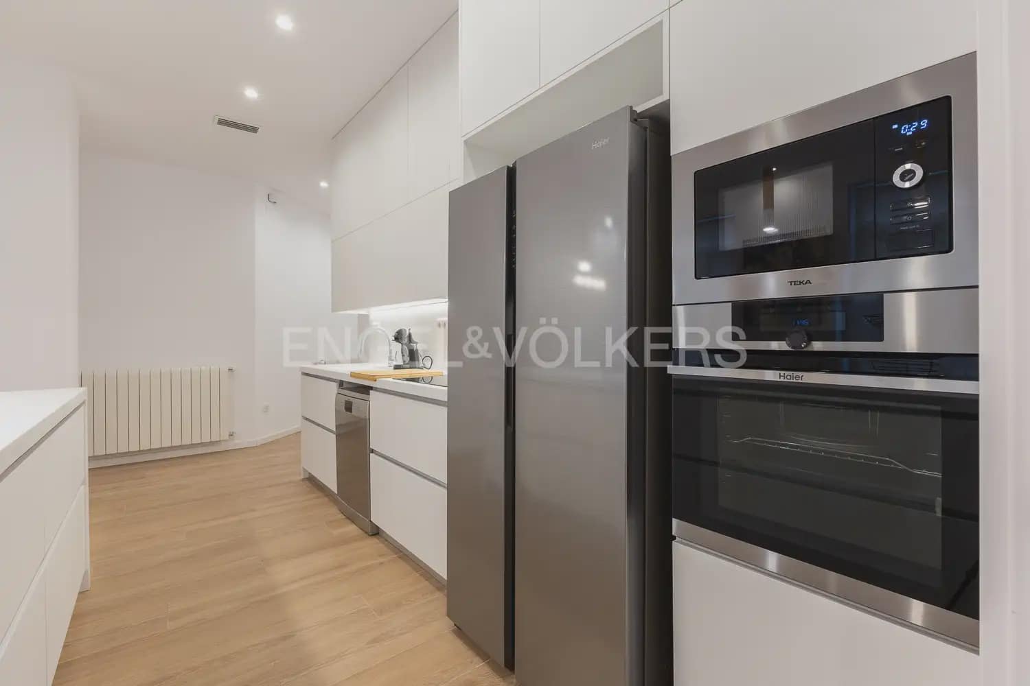 3 sypialnia Mieszkanie do wynajęcia w Miasto Walencja - 3 900 € (Ref: 9897709)