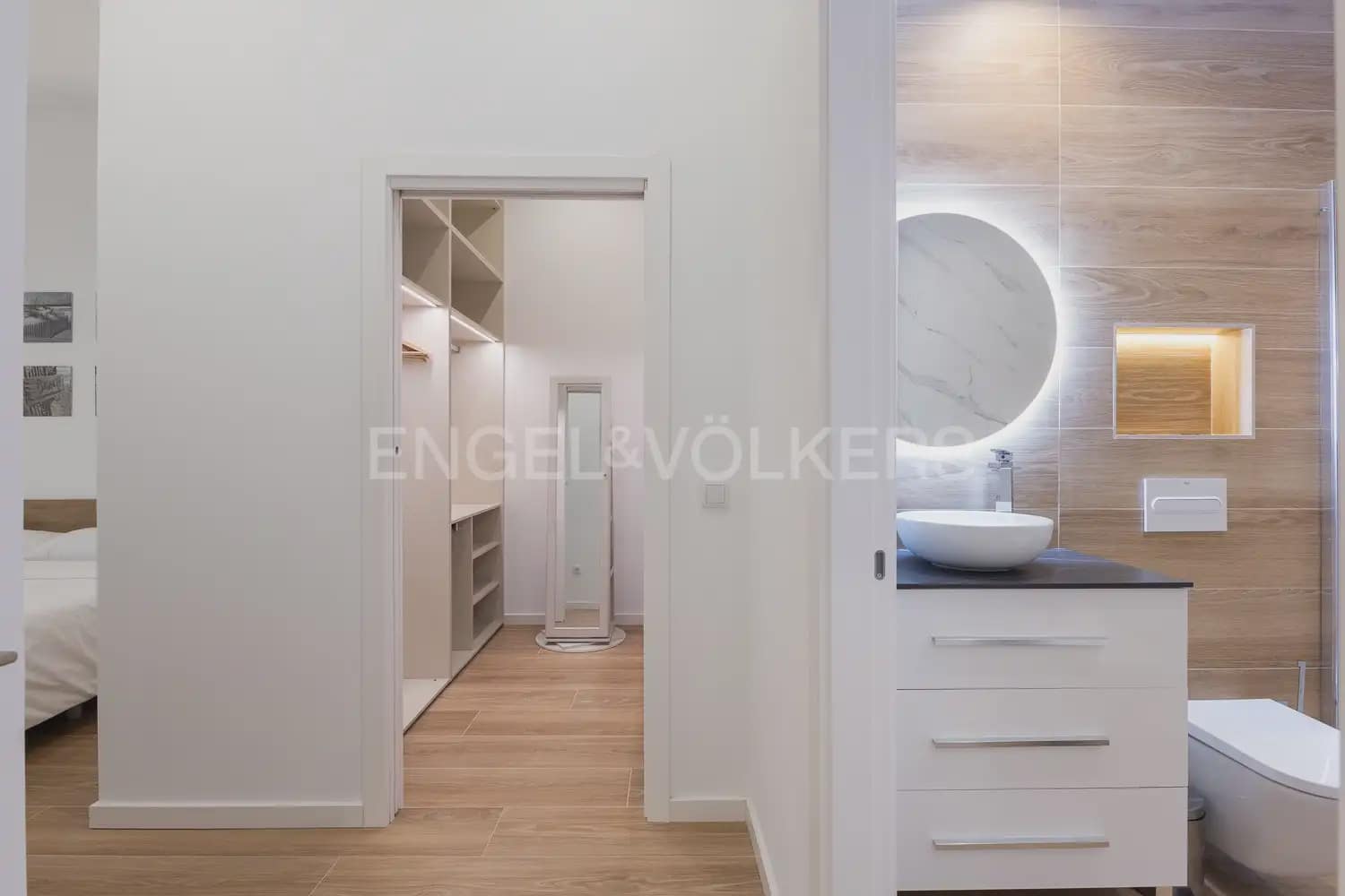 3 sypialnia Mieszkanie do wynajęcia w Miasto Walencja - 3 900 € (Ref: 9897709)