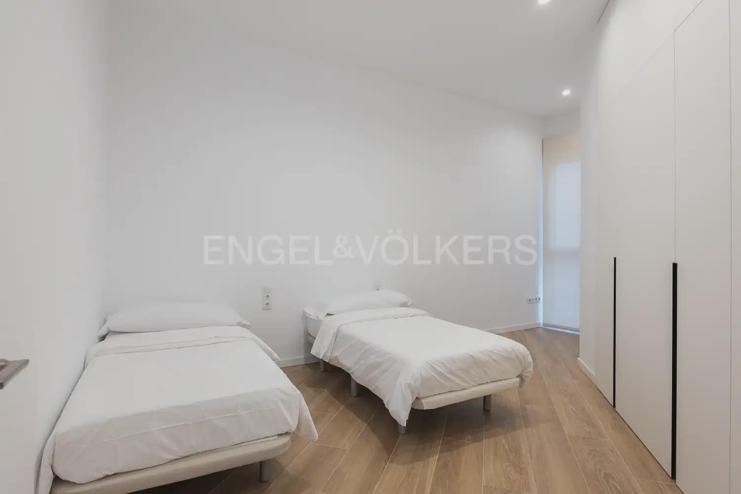 3 sypialnia Mieszkanie do wynajęcia w Miasto Walencja - 3 900 € (Ref: 9897709)