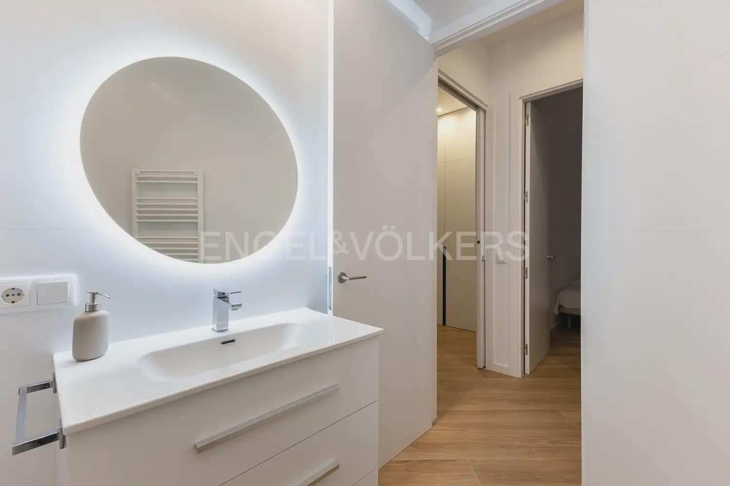 3 sypialnia Mieszkanie do wynajęcia w Miasto Walencja - 3 900 € (Ref: 9897709)