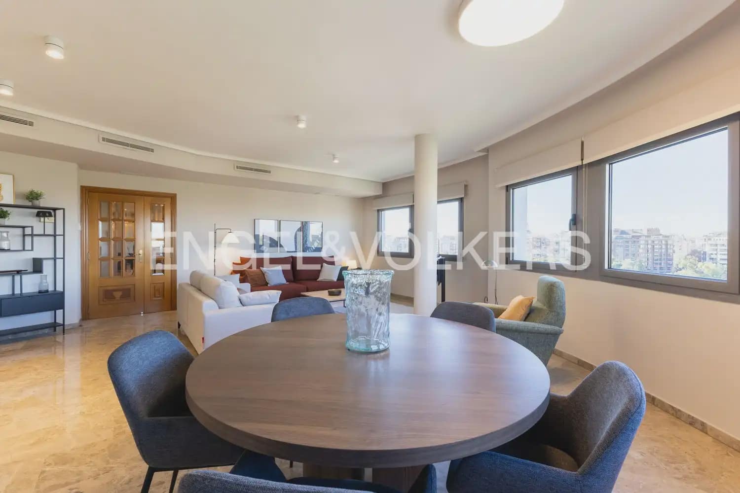 4 makuuhuone Asunto vuokrattavana paikassa Valencia kaupunki mukana 
autotalli - 3 500 € (Ref: 9897710)