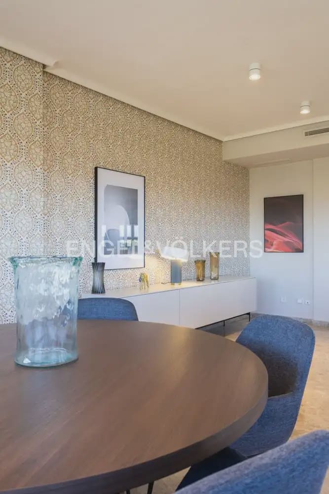 4 makuuhuone Asunto vuokrattavana paikassa Valencia kaupunki mukana 
autotalli - 3 500 € (Ref: 9897710)