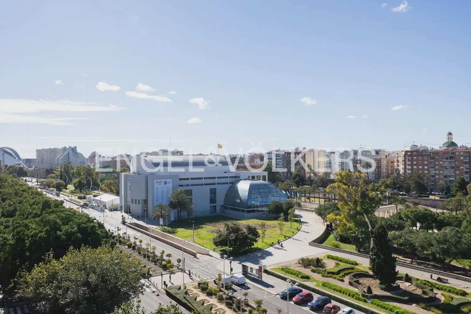 4 makuuhuone Asunto vuokrattavana paikassa Valencia kaupunki mukana 
autotalli - 3 500 € (Ref: 9897710)