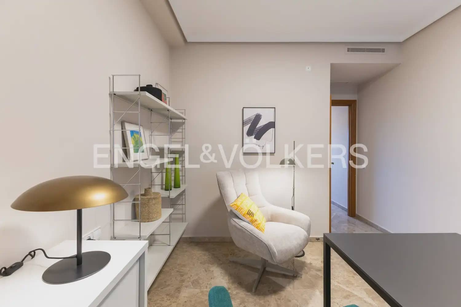 4 makuuhuone Asunto vuokrattavana paikassa Valencia kaupunki mukana 
autotalli - 3 500 € (Ref: 9897710)