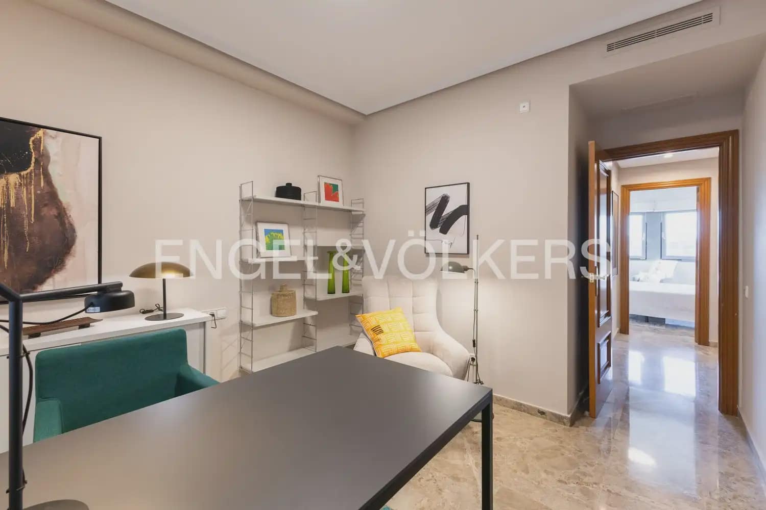 4 makuuhuone Asunto vuokrattavana paikassa Valencia kaupunki mukana 
autotalli - 3 500 € (Ref: 9897710)