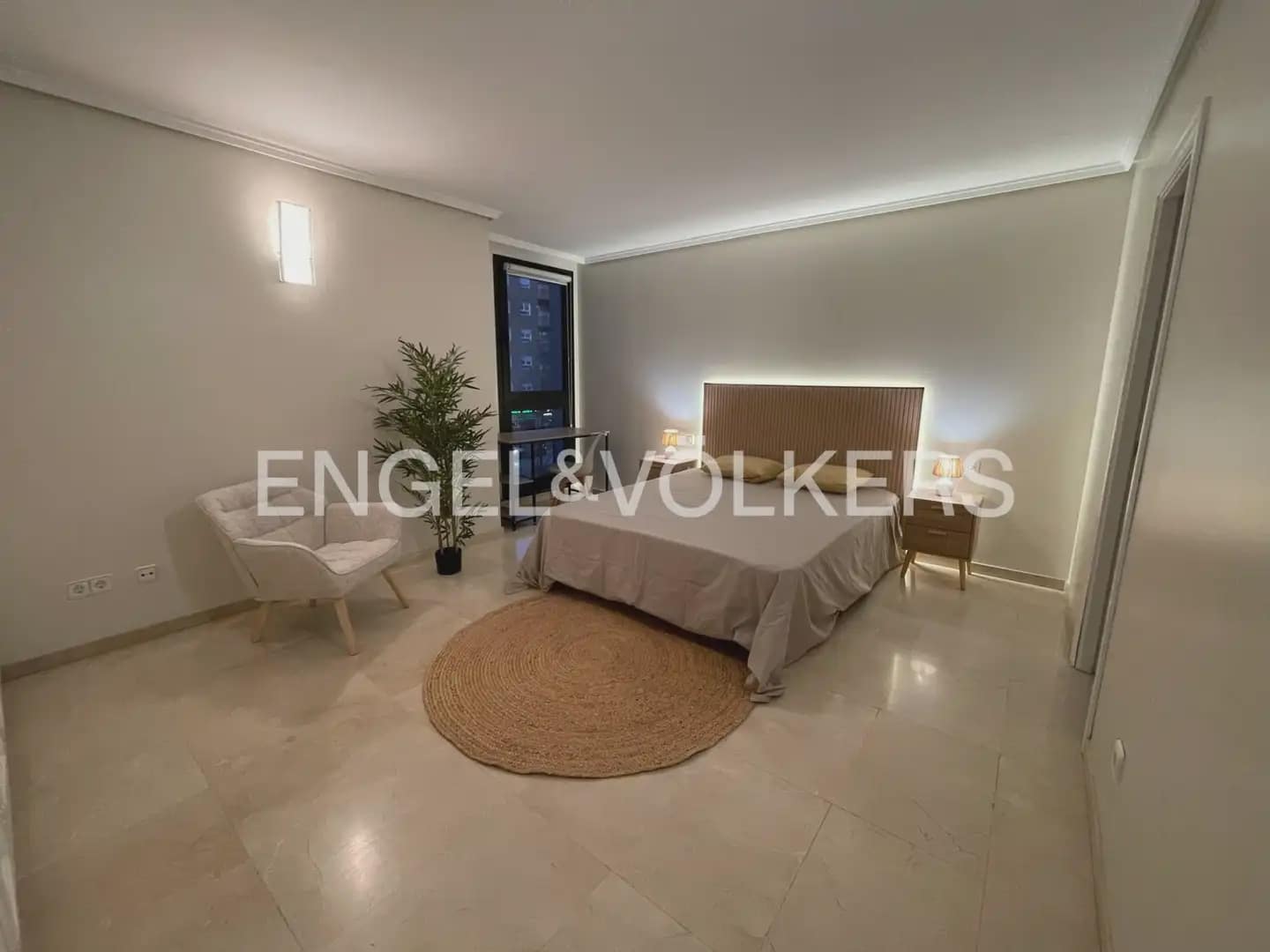 6 sypialnia Mieszkanie do wynajęcia w Miasto Walencja z basenem - 4 500 € (Ref: 9897715)