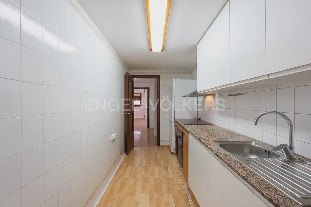 3 makuuhuone Asunto vuokrattavana paikassa Valencia kaupunki - 1 650 € (Ref: 9897721)
