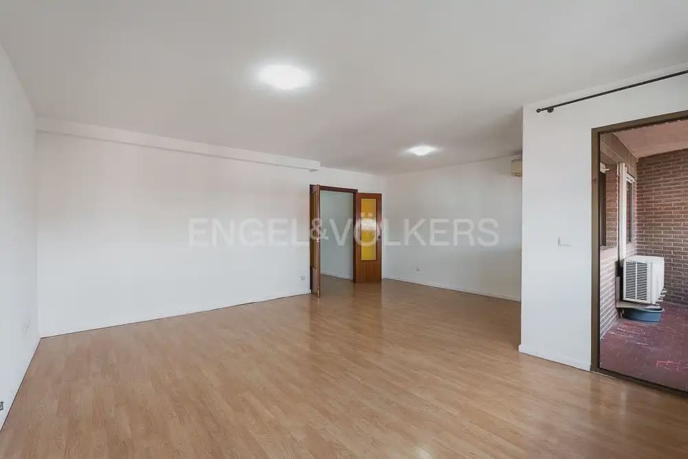 3 makuuhuone Asunto vuokrattavana paikassa Valencia kaupunki - 1 650 € (Ref: 9897721)