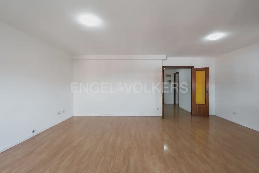 3 makuuhuone Asunto vuokrattavana paikassa Valencia kaupunki - 1 650 € (Ref: 9897721)
