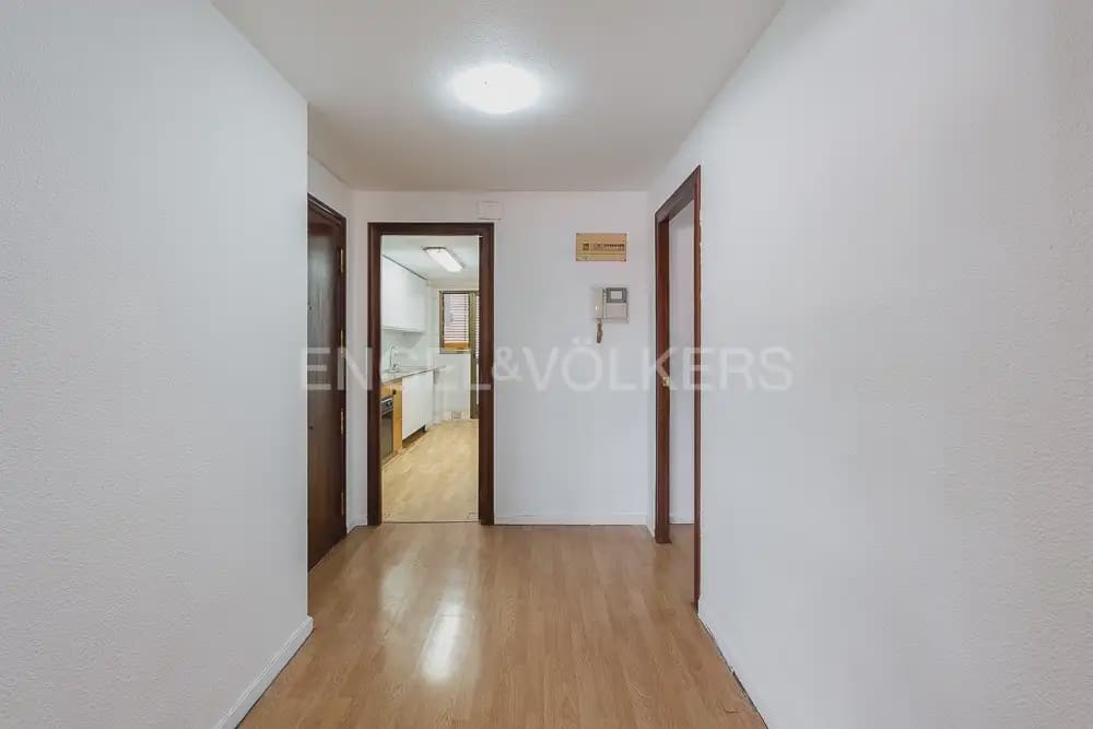3 makuuhuone Asunto vuokrattavana paikassa Valencia kaupunki - 1 650 € (Ref: 9897721)