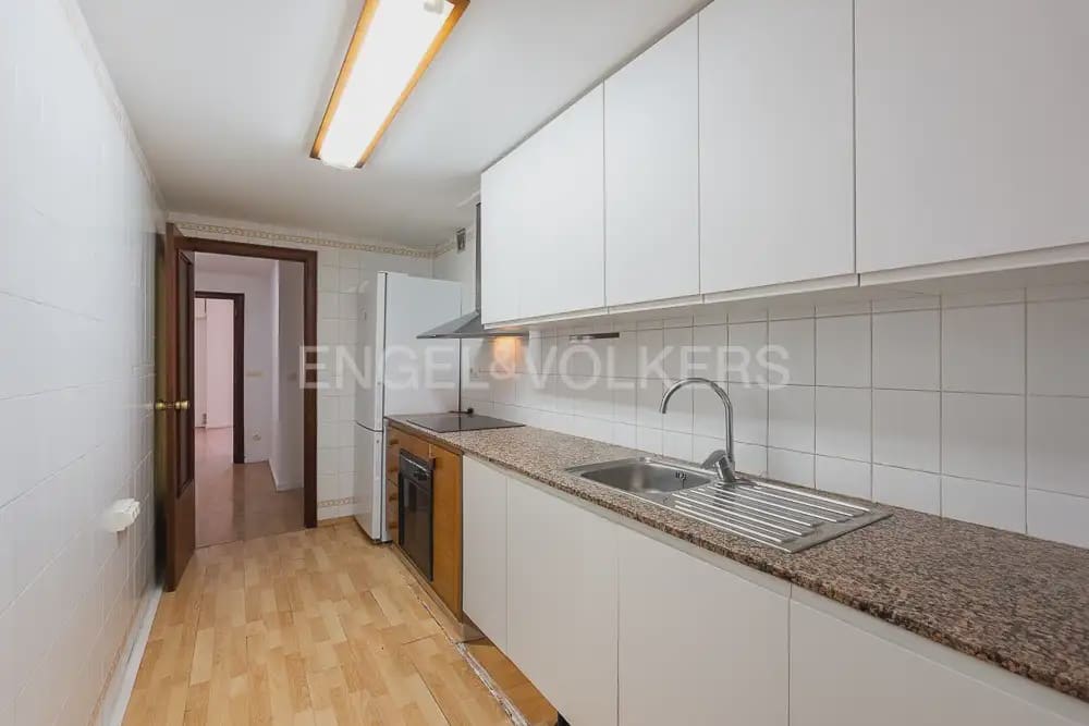 3 makuuhuone Asunto vuokrattavana paikassa Valencia kaupunki - 1 650 € (Ref: 9897721)