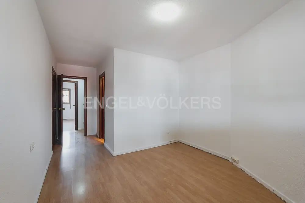 3 makuuhuone Asunto vuokrattavana paikassa Valencia kaupunki - 1 650 € (Ref: 9897721)