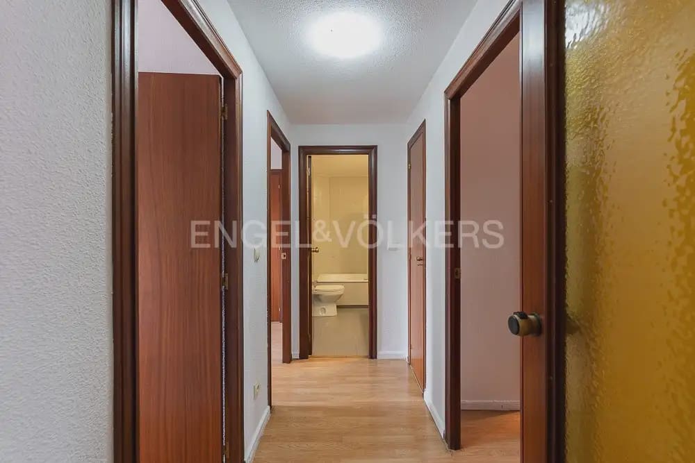 3 makuuhuone Asunto vuokrattavana paikassa Valencia kaupunki - 1 650 € (Ref: 9897721)