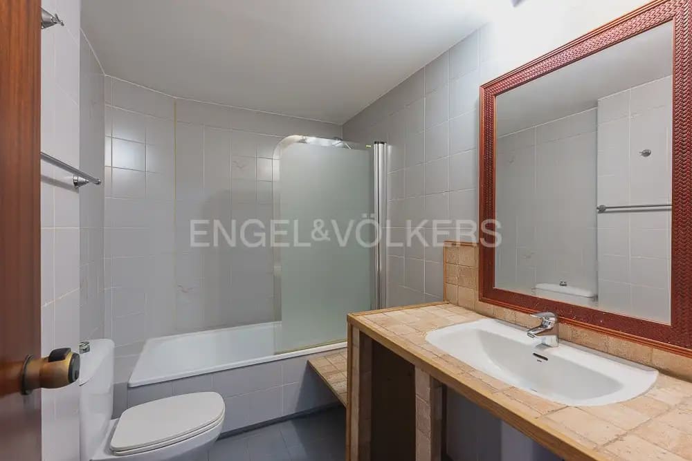 3 makuuhuone Asunto vuokrattavana paikassa Valencia kaupunki - 1 650 € (Ref: 9897721)