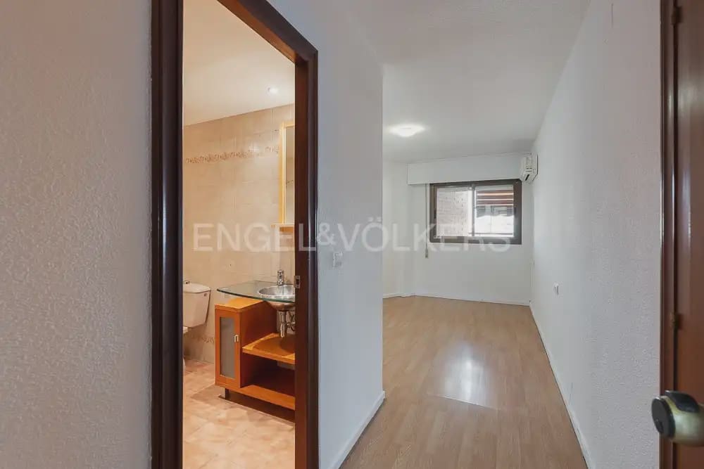 3 makuuhuone Asunto vuokrattavana paikassa Valencia kaupunki - 1 650 € (Ref: 9897721)