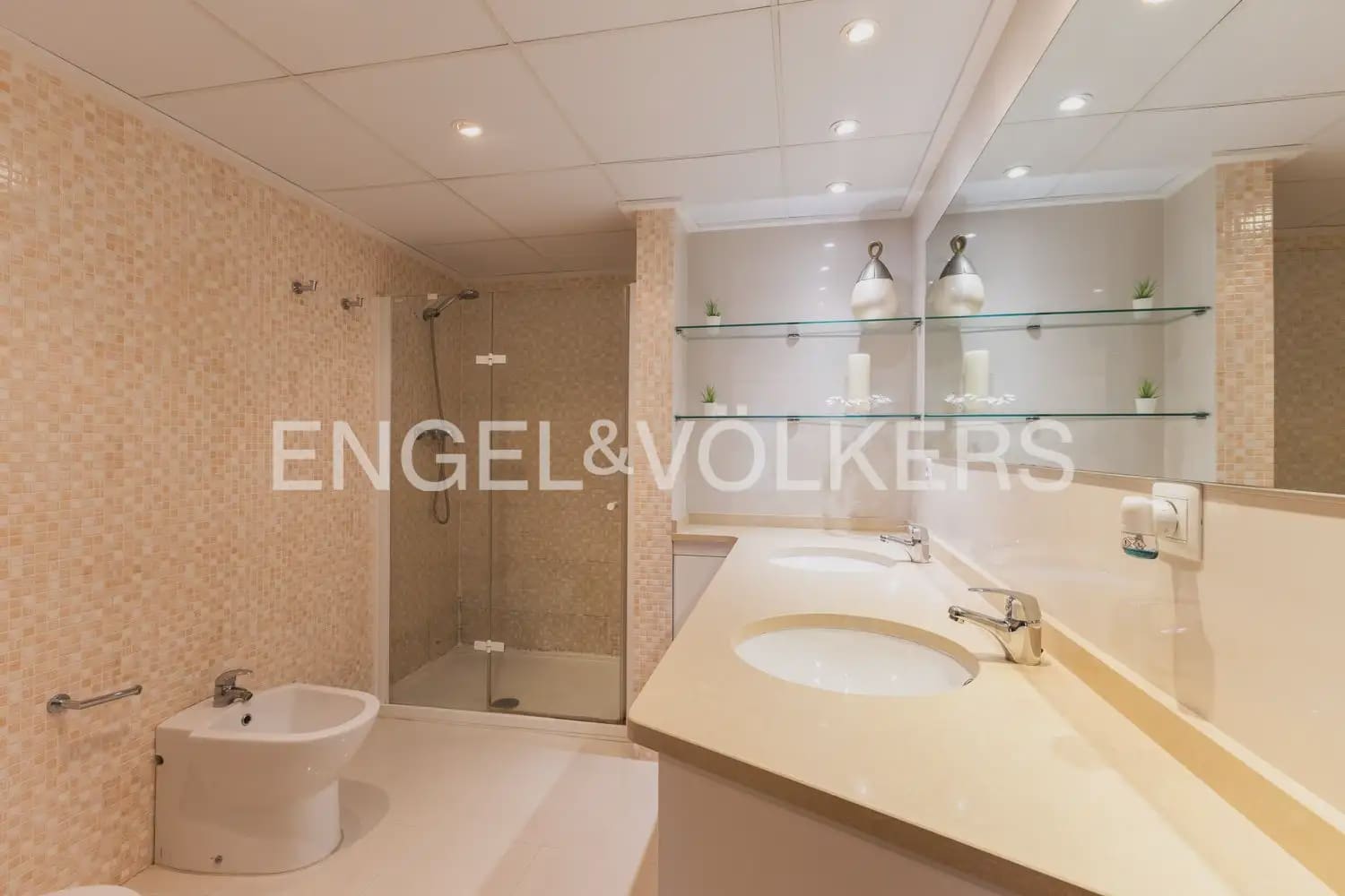 3 Zimmer Wohnung zu verkaufen in Castello de la Plana mit Garage - 380.000 € (Ref: 9897722)