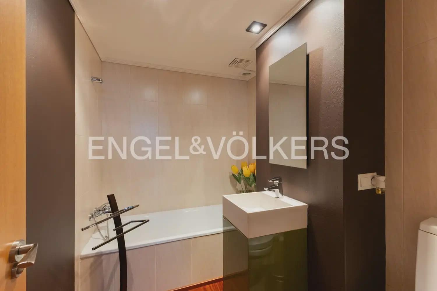 3 Zimmer Wohnung zu verkaufen in Castello de la Plana mit Garage - 380.000 € (Ref: 9897722)