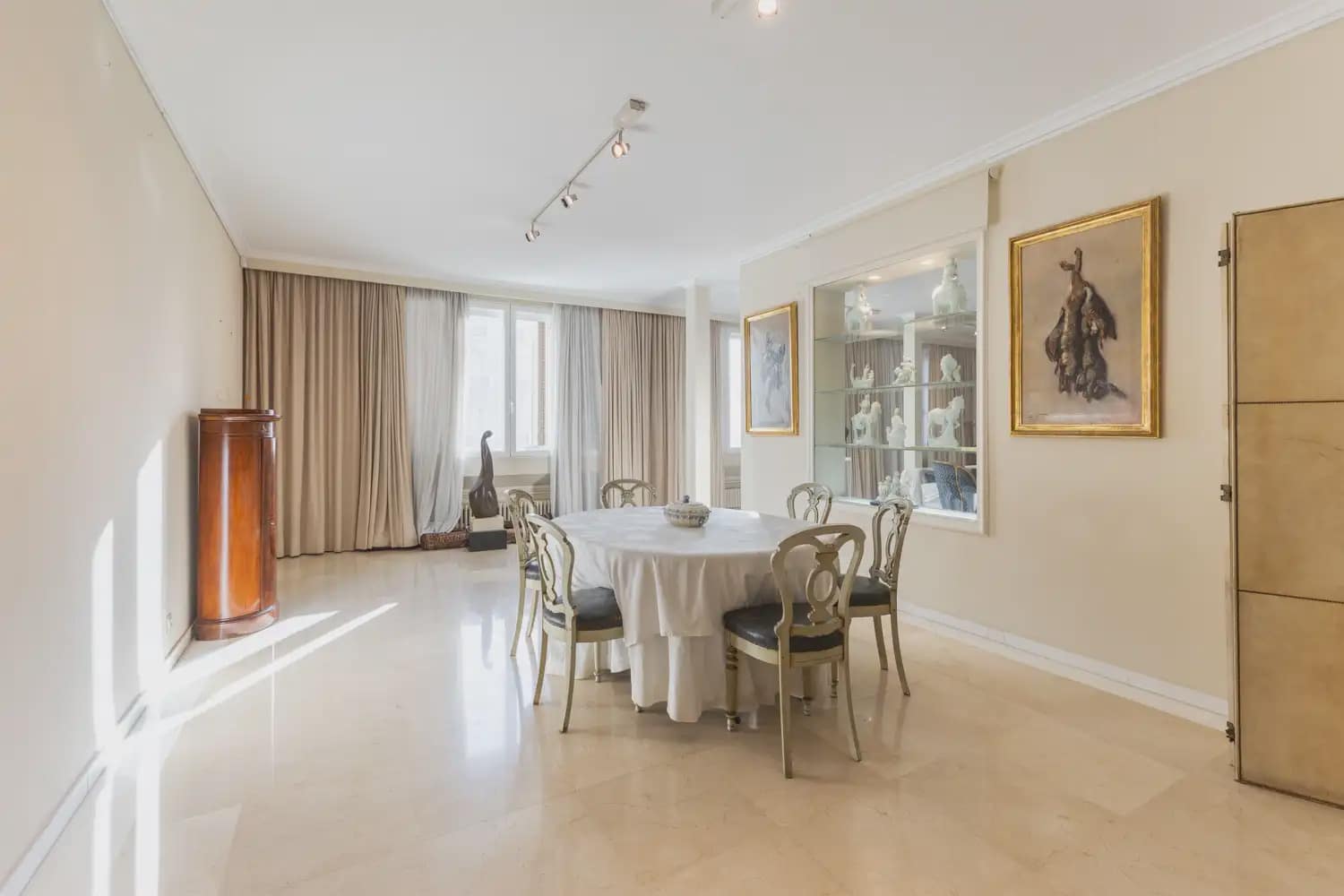 9 Zimmer Wohnung zu verkaufen in Valencia Stadt mit Garage - 1.700.000 € (Ref: 9897723)
