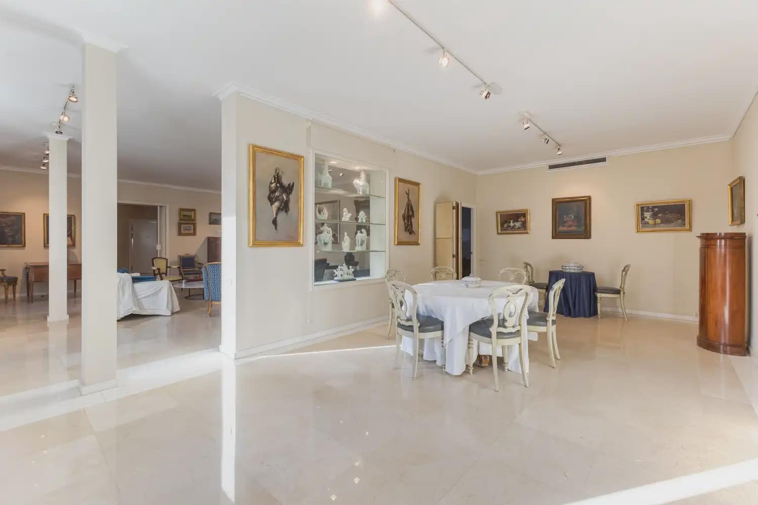 9 Zimmer Wohnung zu verkaufen in Valencia Stadt mit Garage - 1.700.000 € (Ref: 9897723)