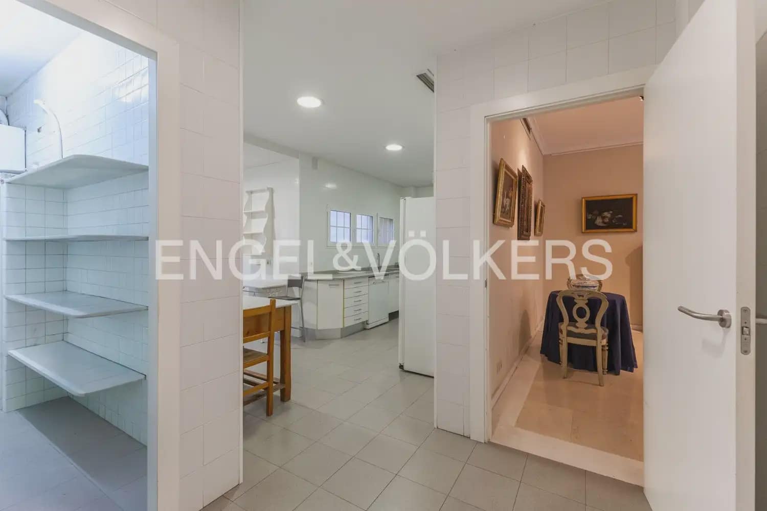 9 bedroom Flat for sale in Valencia city with garage - € 1,600,000 (Ref: 9897723)