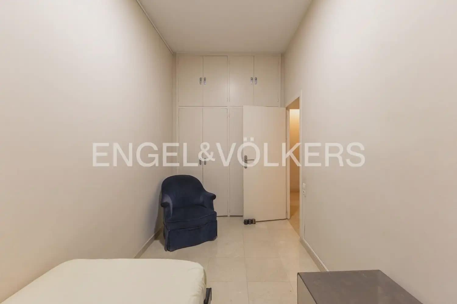 9 bedroom Flat for sale in Valencia city with garage - € 1,600,000 (Ref: 9897723)