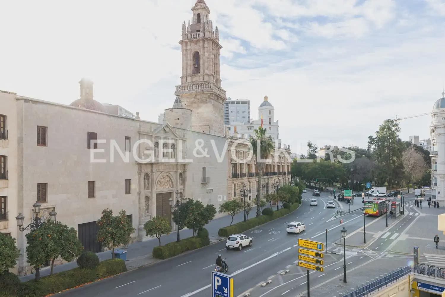 9 bedroom Flat for sale in Valencia city with garage - € 1,600,000 (Ref: 9897723)