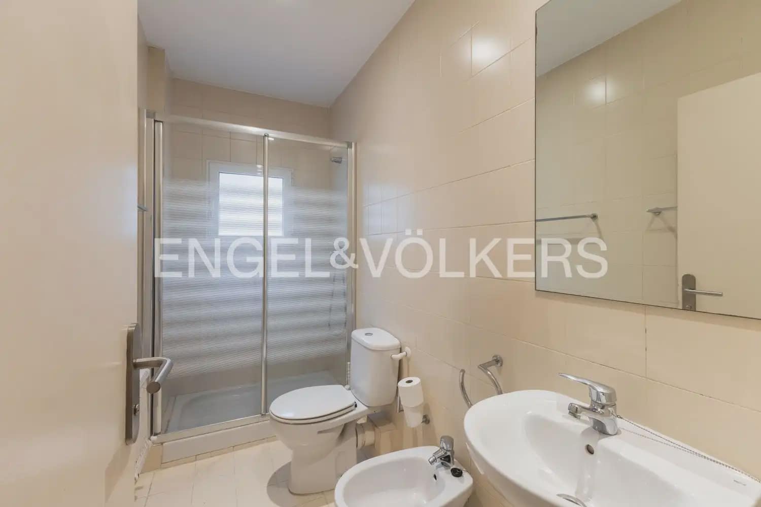 9 bedroom Flat for sale in Valencia city with garage - € 1,600,000 (Ref: 9897723)