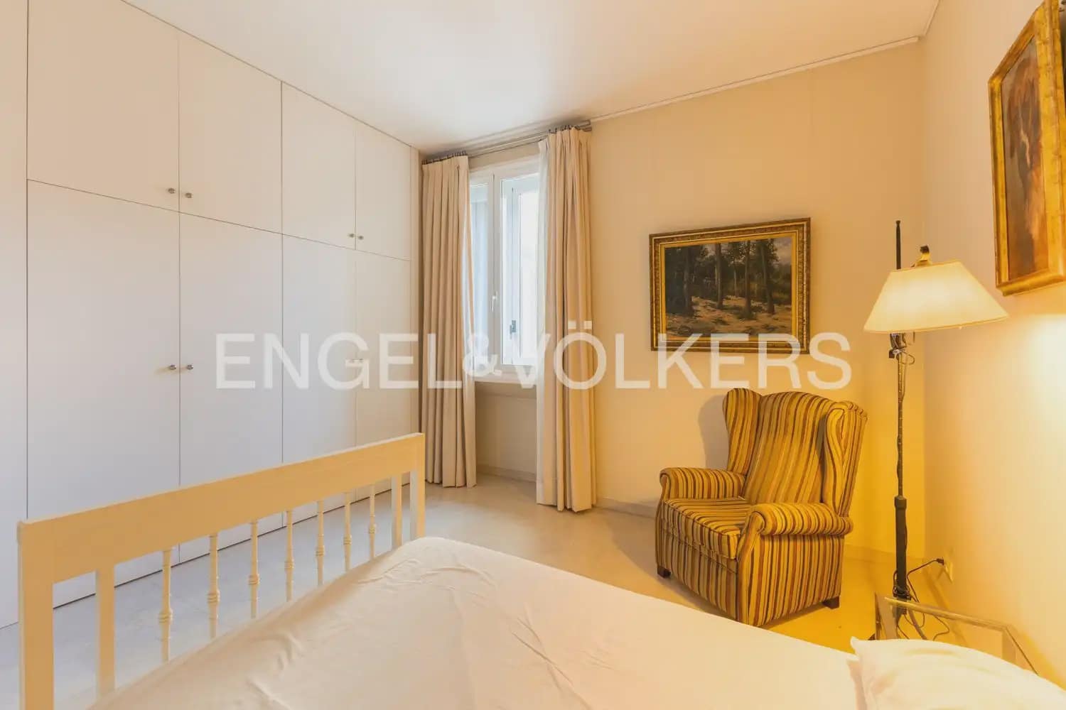 9 bedroom Flat for sale in Valencia city with garage - € 1,600,000 (Ref: 9897723)