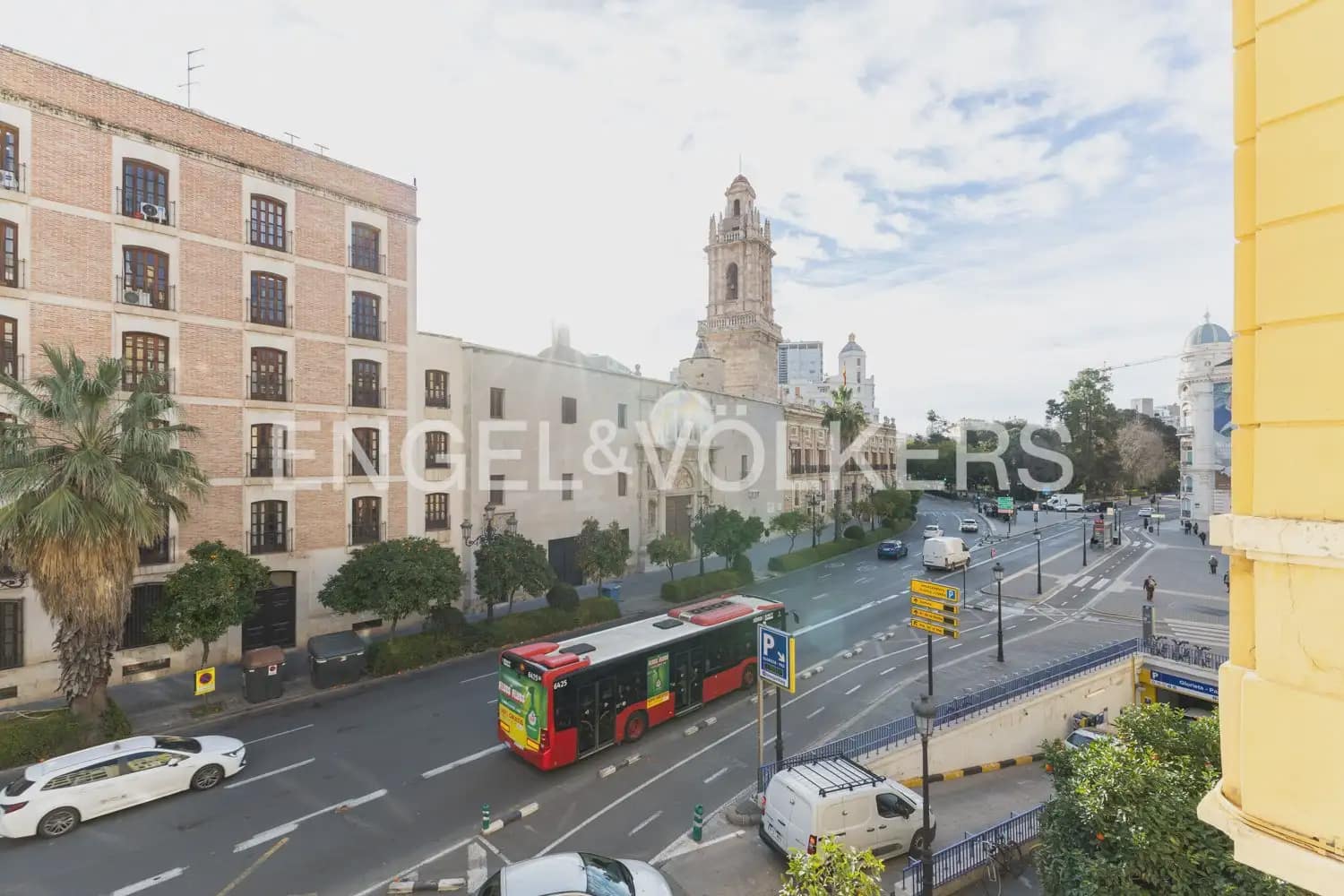 9 bedroom Flat for sale in Valencia city with garage - € 1,600,000 (Ref: 9897723)
