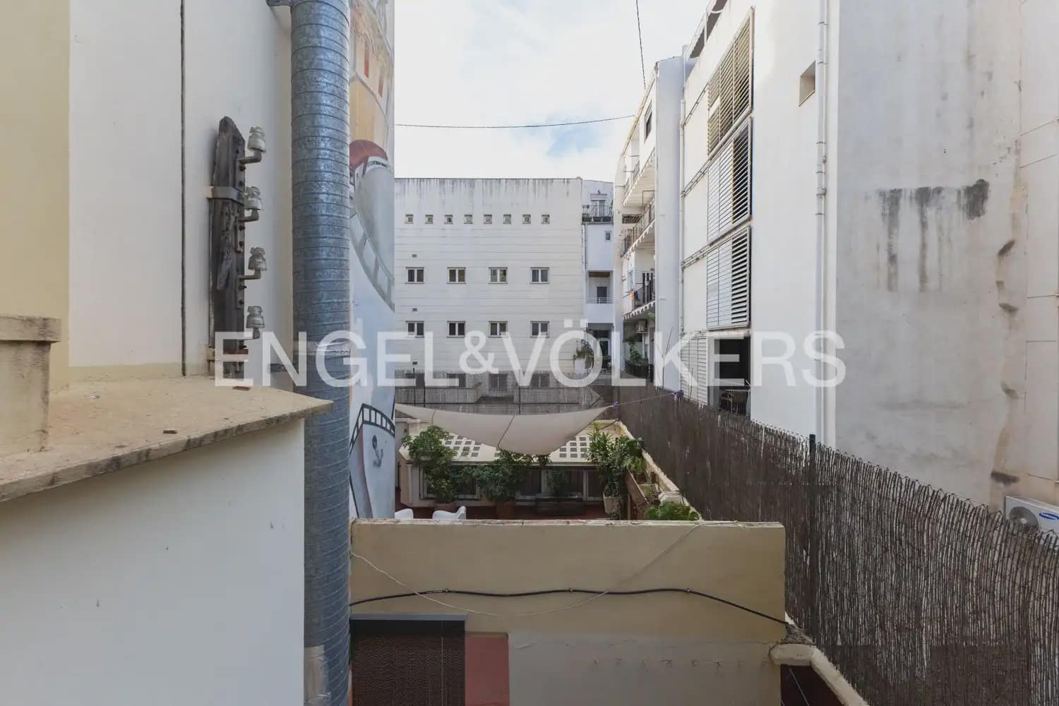 9 bedroom Flat for sale in Valencia city with garage - € 1,600,000 (Ref: 9897723)