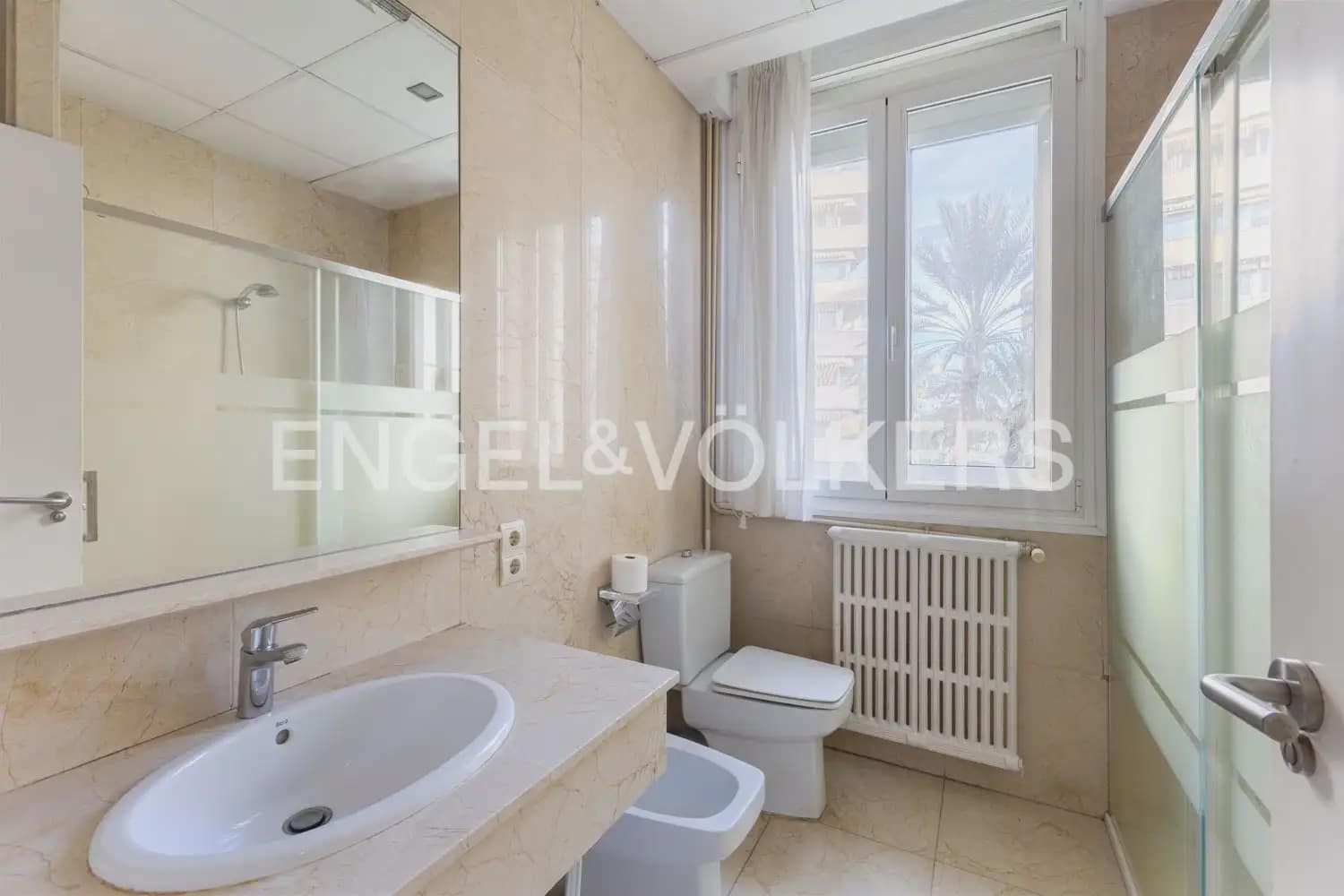 9 bedroom Flat for sale in Valencia city with garage - € 1,600,000 (Ref: 9897723)