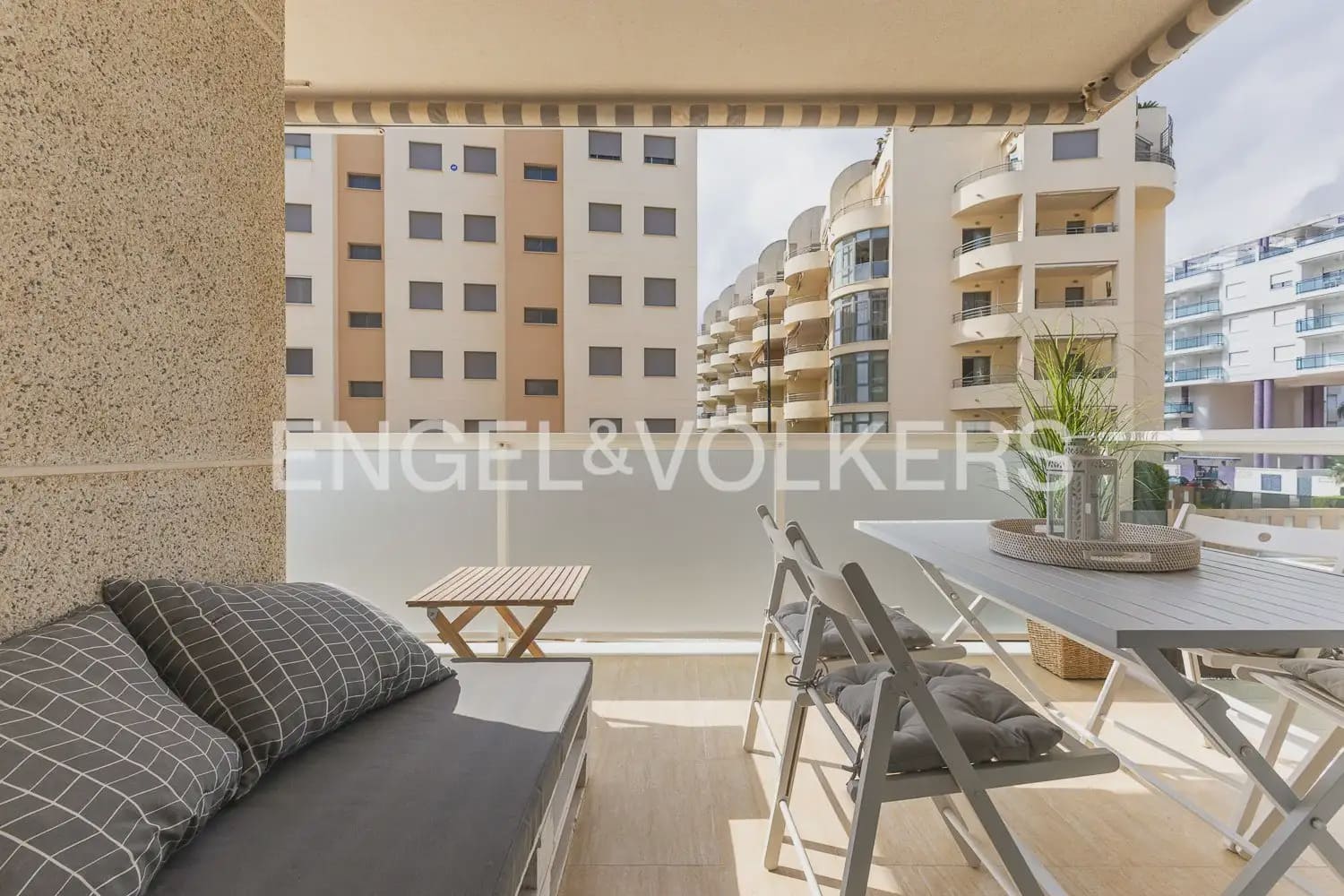 2 bedroom Flat for rent in Daimus with pool garage - € 1,200 (Ref: 9897724)