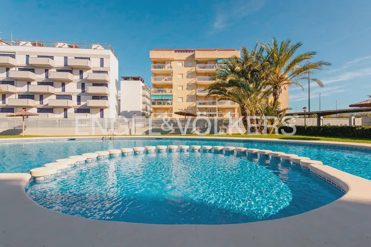 2 bedroom Flat for rent in Daimus with pool garage - € 1,200 (Ref: 9897724)
