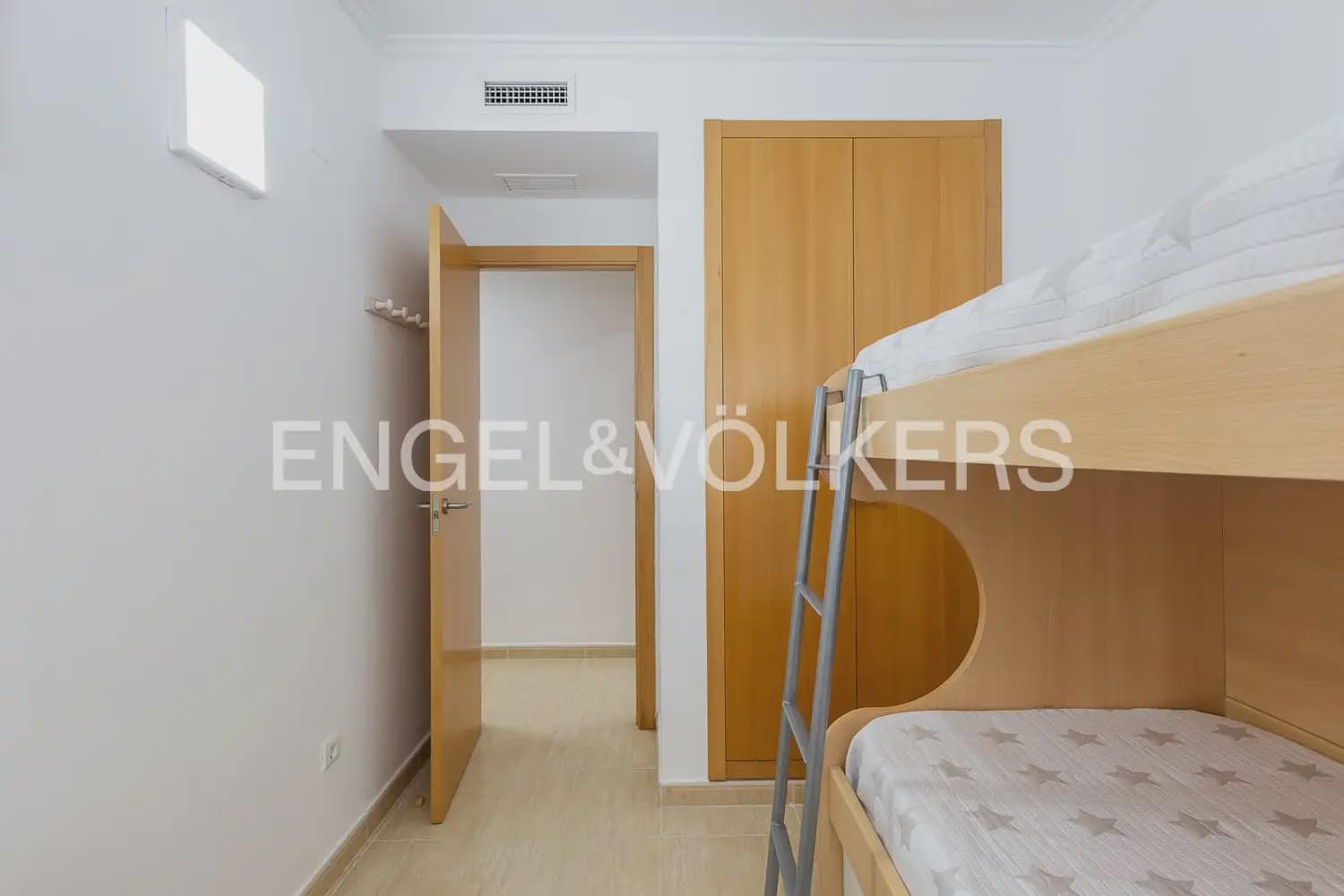 2 bedroom Flat for rent in Daimus with pool garage - € 1,200 (Ref: 9897724)