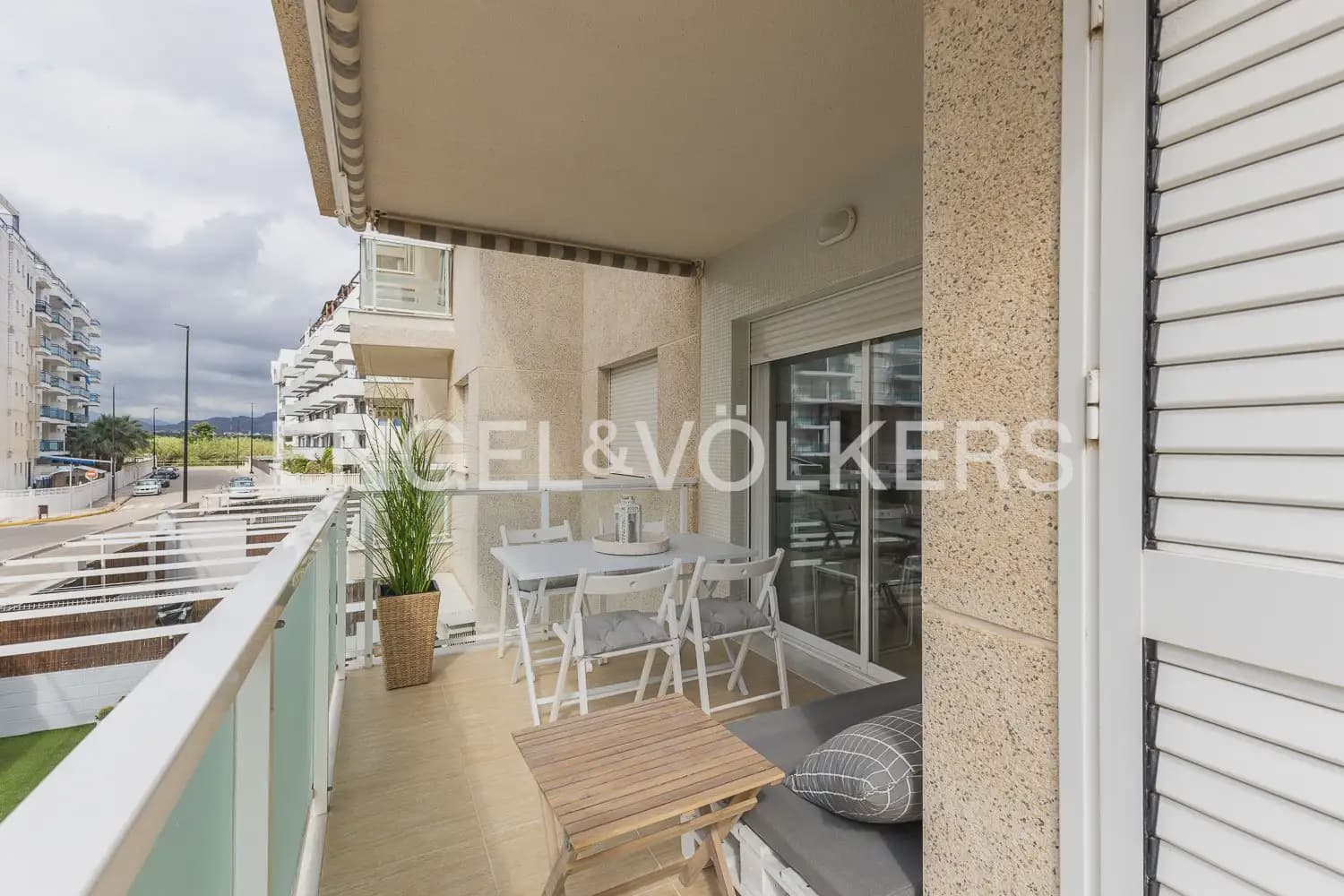 2 bedroom Flat for rent in Daimus with pool garage - € 1,200 (Ref: 9897724)