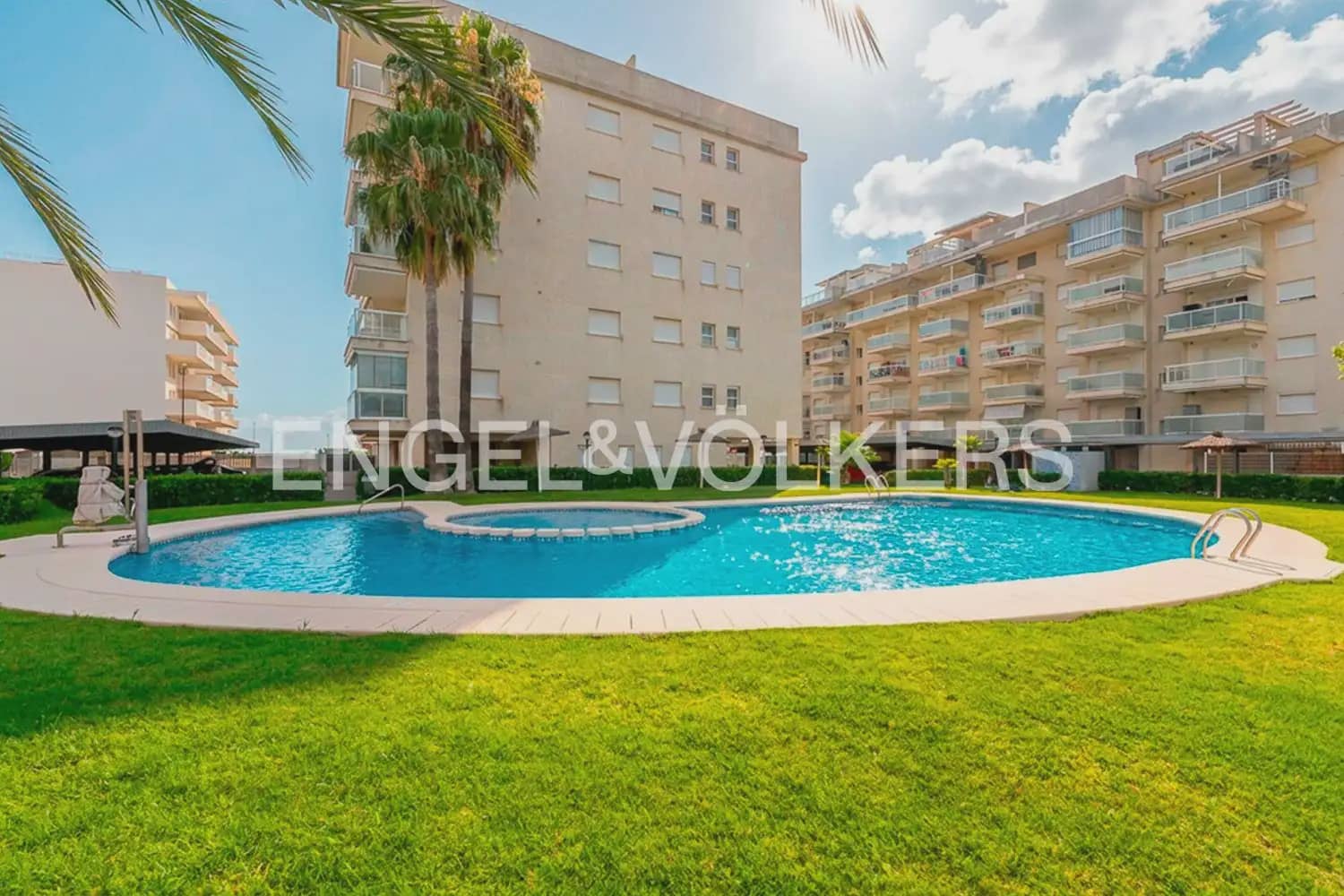 2 bedroom Flat for rent in Daimus with pool garage - € 1,200 (Ref: 9897724)