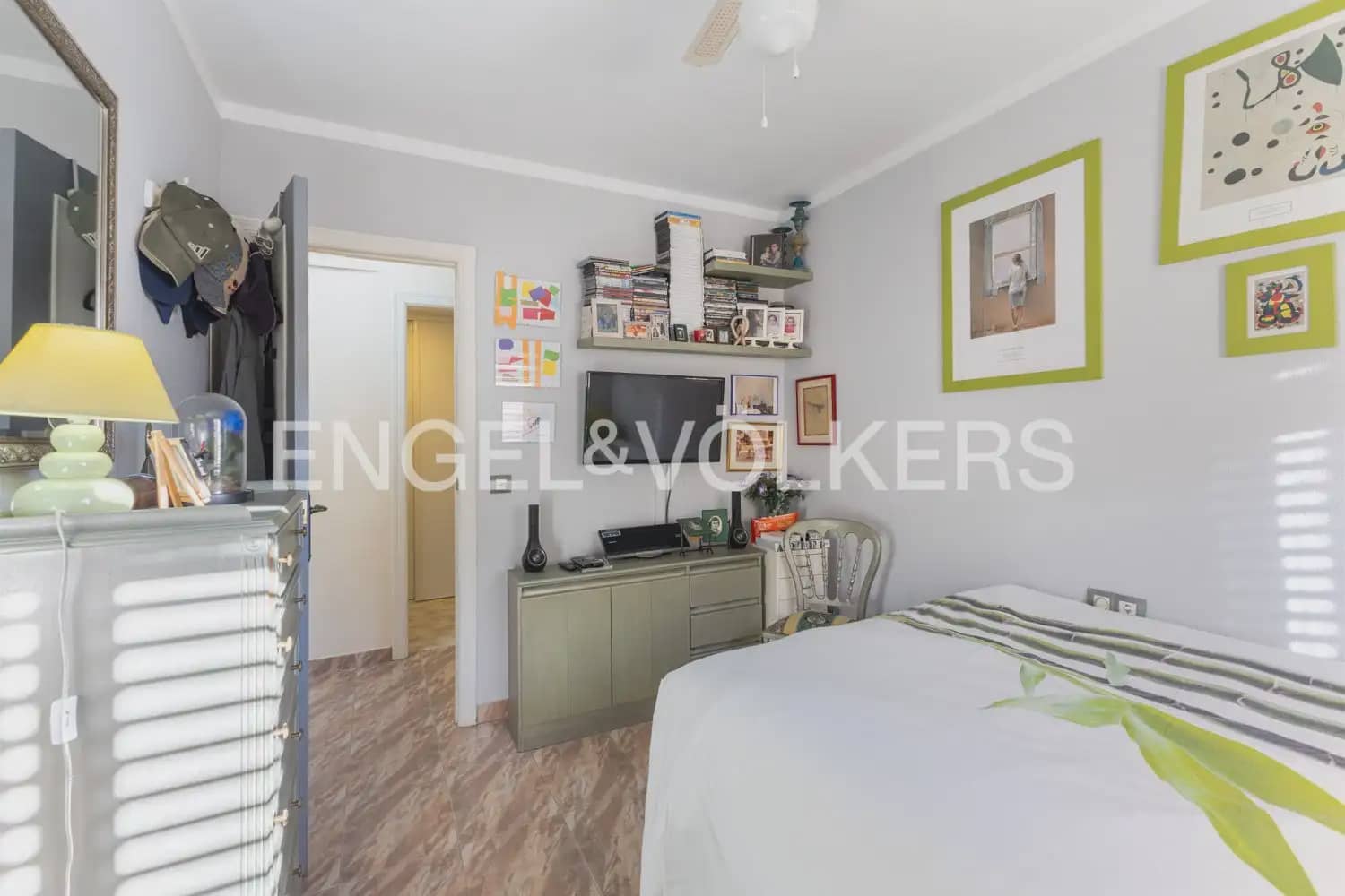 4 bedroom Flat for sale in Puig with garage - € 325,000 (Ref: 9897725)