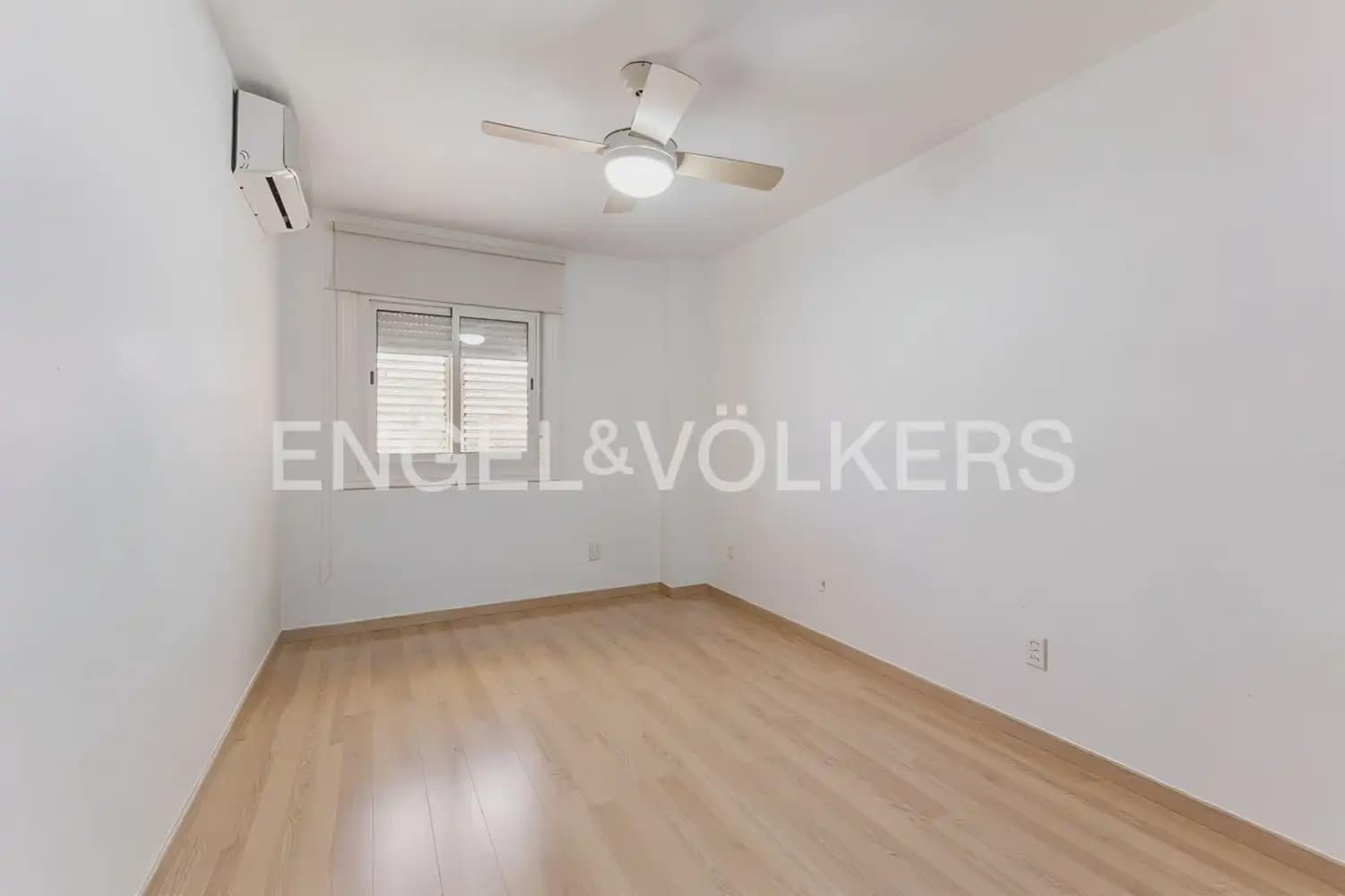 4 bedroom Flat for sale in Puig with garage - € 325,000 (Ref: 9897725)