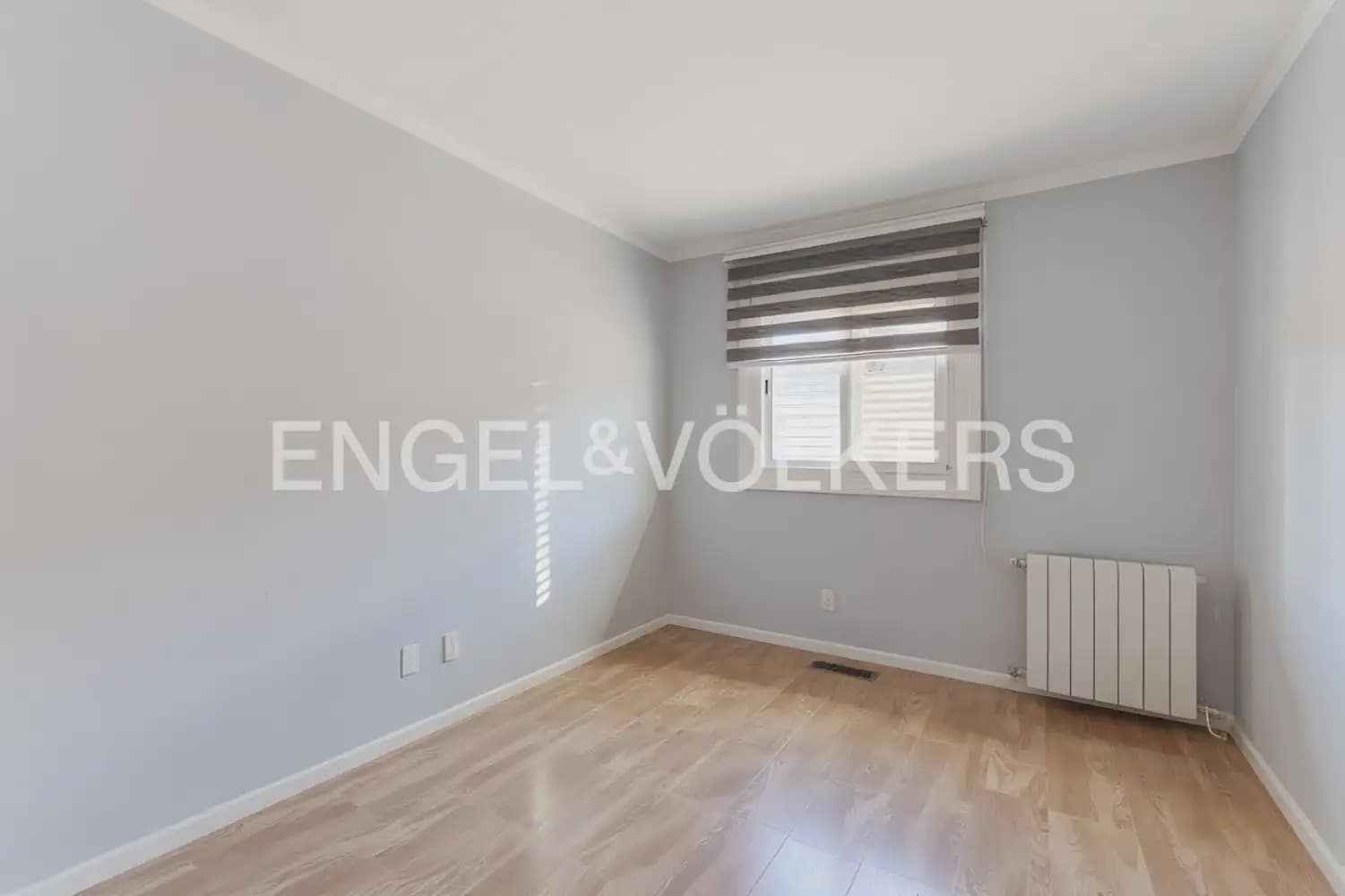 4 bedroom Flat for sale in Puig with garage - € 325,000 (Ref: 9897725)