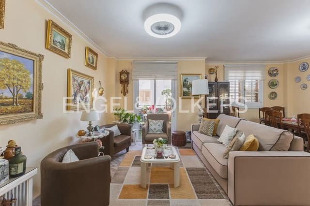 4 bedroom Flat for sale in Puig with garage - € 325,000 (Ref: 9897725)