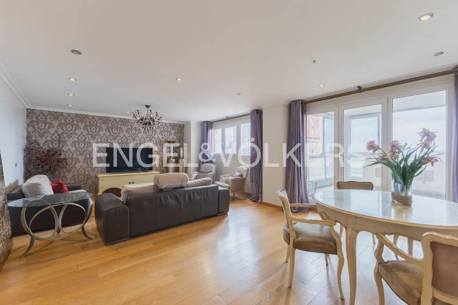 3 sovrum Lägenhet till salu i Valencia stad med pool garage - 590 000 € (Ref: 9897726)