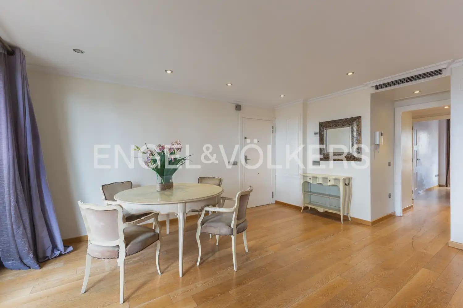 3 sovrum Lägenhet till salu i Valencia stad med pool garage - 590 000 € (Ref: 9897726)