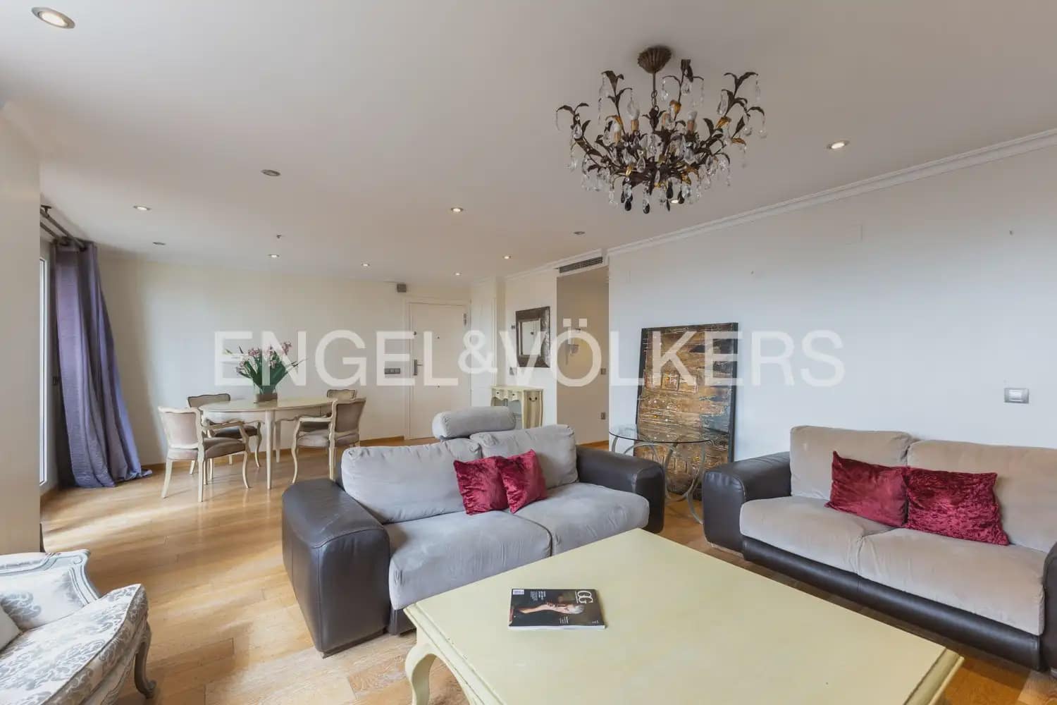 3 sovrum Lägenhet till salu i Valencia stad med pool garage - 590 000 € (Ref: 9897726)