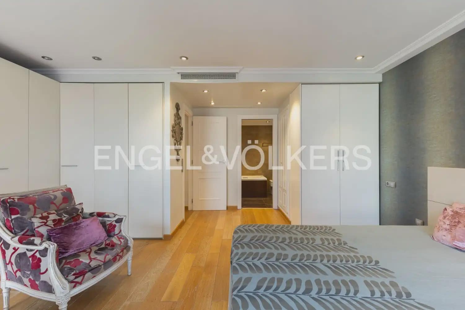3 sovrum Lägenhet till salu i Valencia stad med pool garage - 590 000 € (Ref: 9897726)
