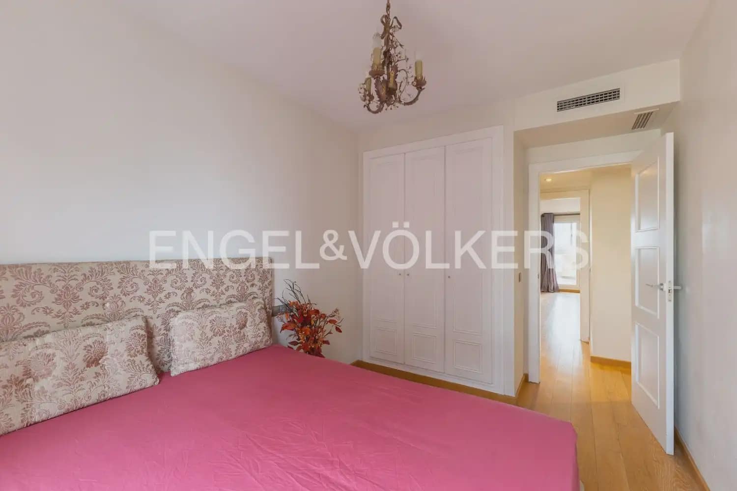 3 sovrum Lägenhet till salu i Valencia stad med pool garage - 590 000 € (Ref: 9897726)