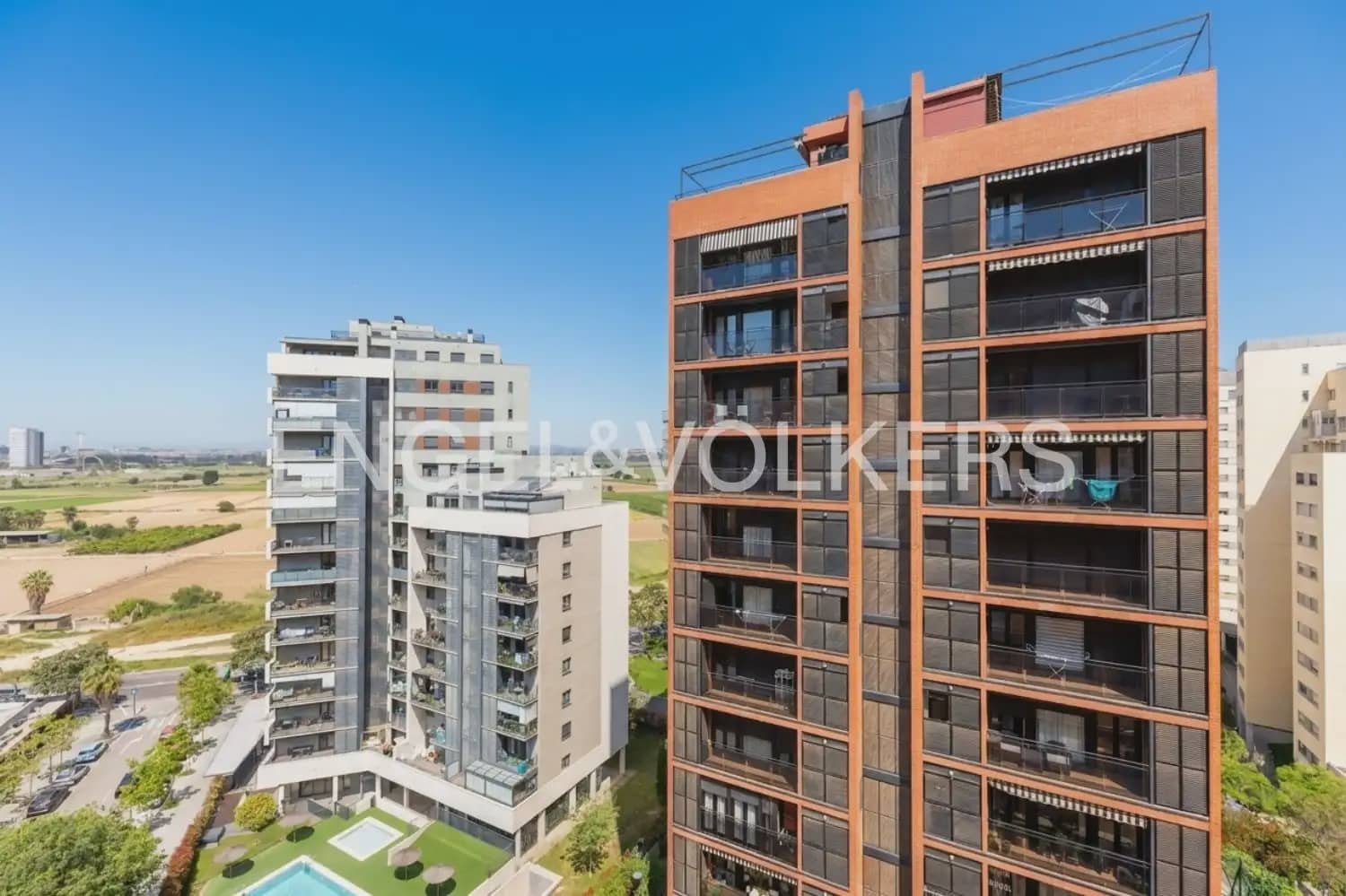 3 sovrum Lägenhet till salu i Valencia stad med pool garage - 590 000 € (Ref: 9897726)