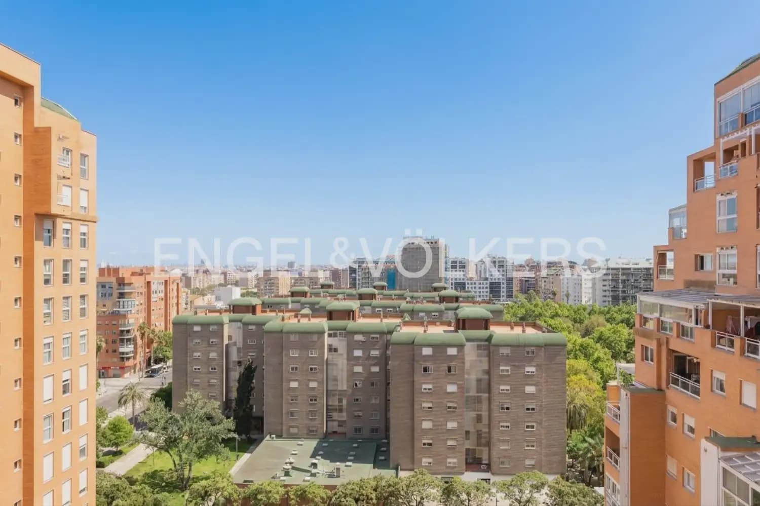 3 sovrum Lägenhet till salu i Valencia stad med pool garage - 590 000 € (Ref: 9897726)